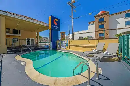 Comfort Inn Boardwalk - 14