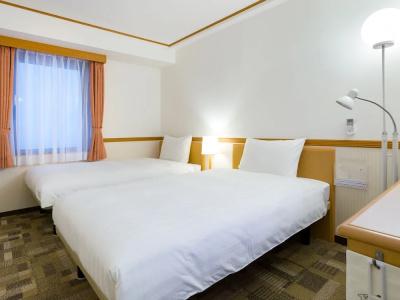 Toyoko Inn Ekimae - 85