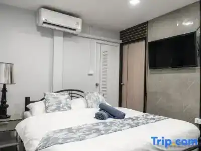 Sleep With Me Bangkok - Bts Phra Khanong - 87