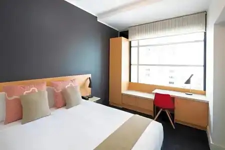 ibis World Square - 32