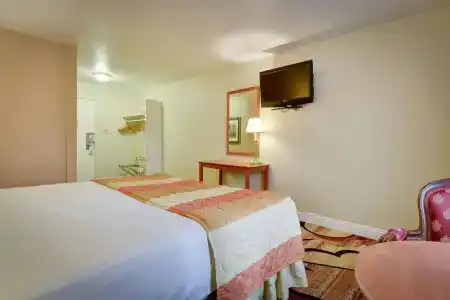 Vagabond Inn - 16