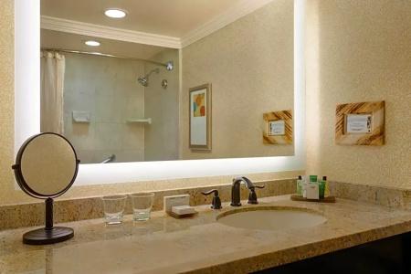 The Waterfront Beach Resort, A Hilton - 224