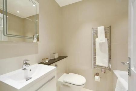 Queensgate Court - 123