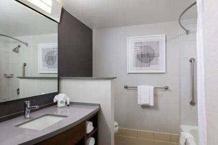 Courtyard by Marriott at Old Town - 53