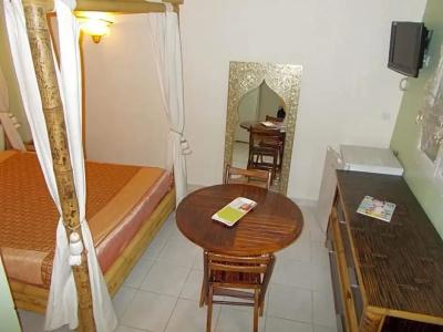 Aux Amandiers - 2