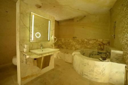 Crassus Cave - 104