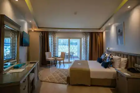 Sunrise Alex Avenue - 8