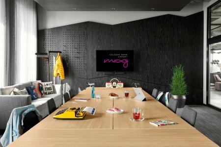 Moxy Cologne Bonn Airport - 34