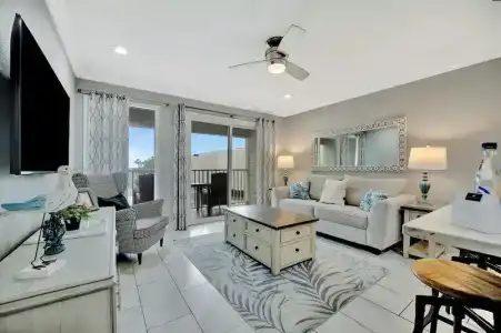 DoubleTree by Hilton Tampa Rocky Point Waterfront - 22
