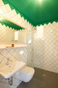 Kitz Boutique & Restaurant - 9