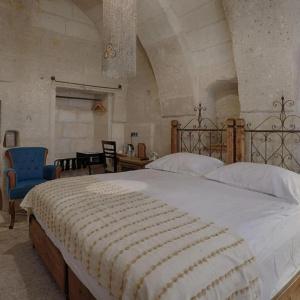 Hera Cave Suites - 40