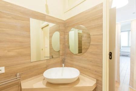 Tomato Backpackers - 60