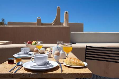 Voreina Gallery Suites - 42