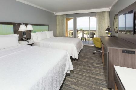 Hampton Inn - 4