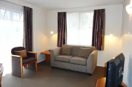 Colonial Inn - 47