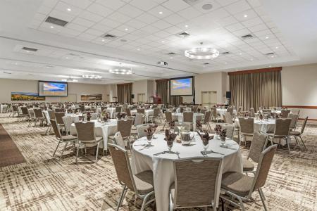 Best Western Plus Grantree Inn - 36