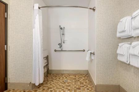 Holiday Inn Express & Suites - St. Petersburg - Madeira Beach, an IHG - 8