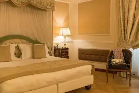 Bernini Palace - 12