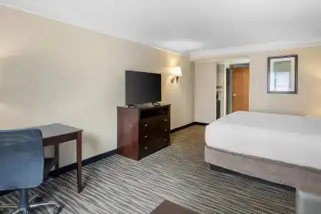 Best Western West - 59