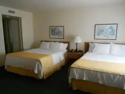 Hawthorn Suites - 44