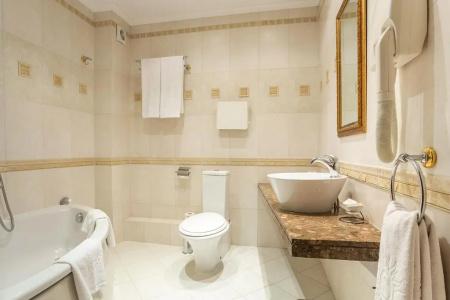 Romance & Family Suites - 111
