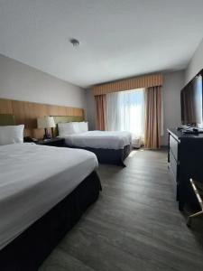 Country Inn & Suites by Radisson, West, KS - 80