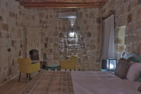 Acropolis Cave Suite - 47