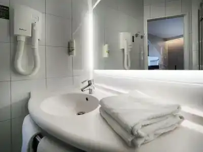 ibis Locarno - 85