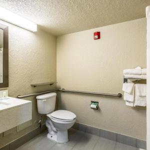 Quality Inn & Suites I-10 - 24