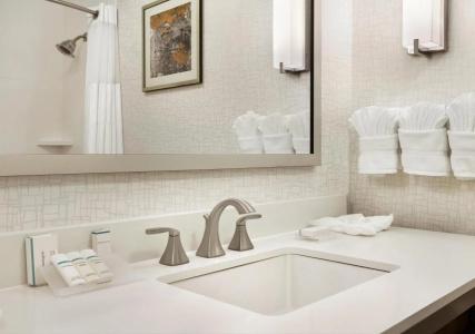 Hilton Garden Inn - 6
