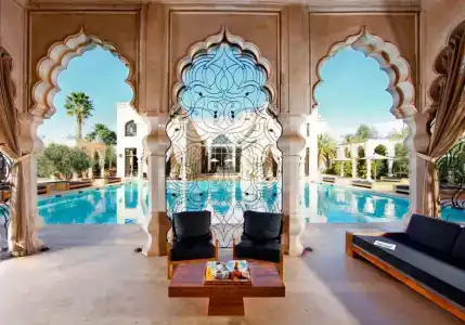 Palais Namaskar - 1
