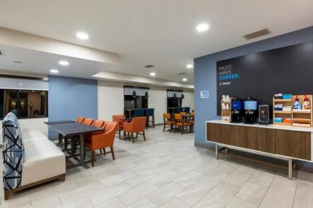 Med City & Suites - 28