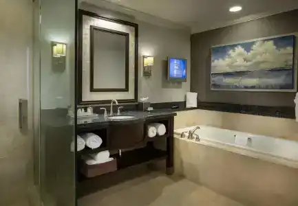 Courtyard by Marriott Fort Lauderdale Beach - 8