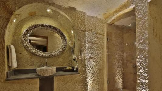 Golden Cave Suites - 102