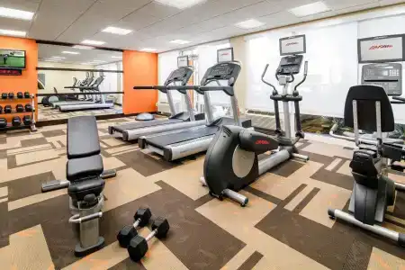 Courtyard by Marriott Broadway - 20