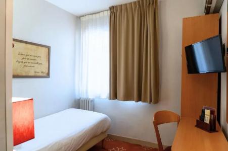 Ours Blanc - Place Victor Hugo - 46