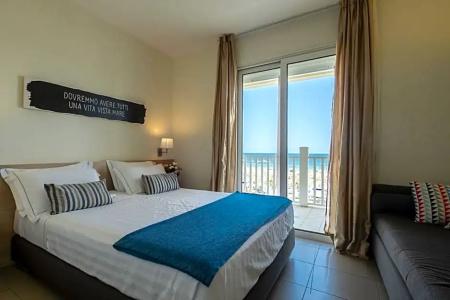 Le Rose Suite - 203