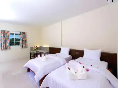 Suksompong Resort - 16