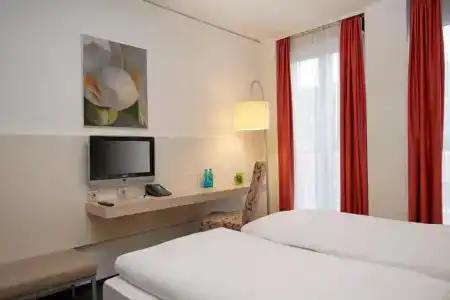 H+ München - 35
