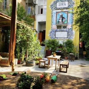 Tirana Backpacker Hostel - 6