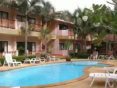 Lanta Seafront Resort - 12