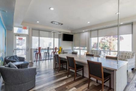 Clarion Pointe Galveston Seawall - 22