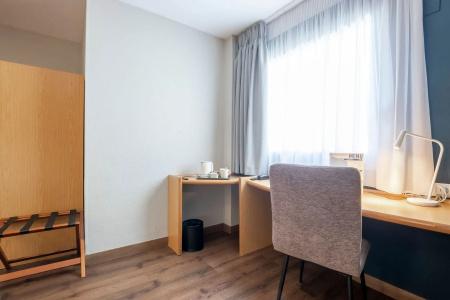 Travelodge Alicante Puerto - 39
