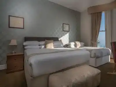 Queens & Spa - 78