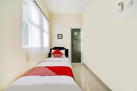 OYO 90778 River inn Malioboro - 33
