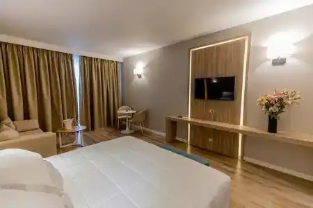 Regina Blu - 50