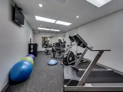 Heritage Inn & Convention Centre - - 13