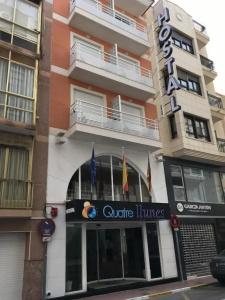 Quatre Llunes - 30