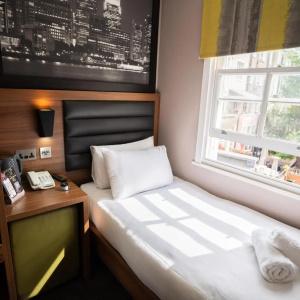 London Court - 24