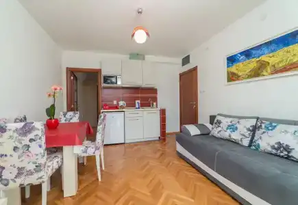 Elena - 153